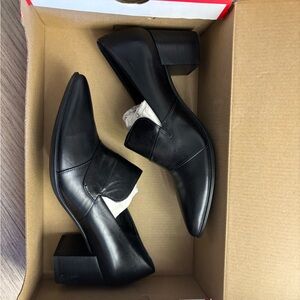 NEW Ecco Classic Black Leather Women's Low Block Heel Loafers